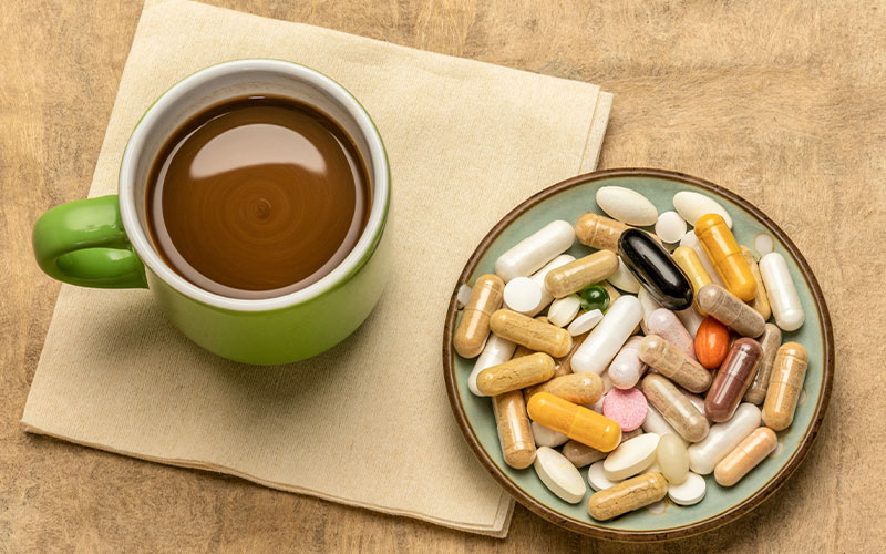 لیست داروهایی که مصرف آنها با قهوه توصیه نمیشود